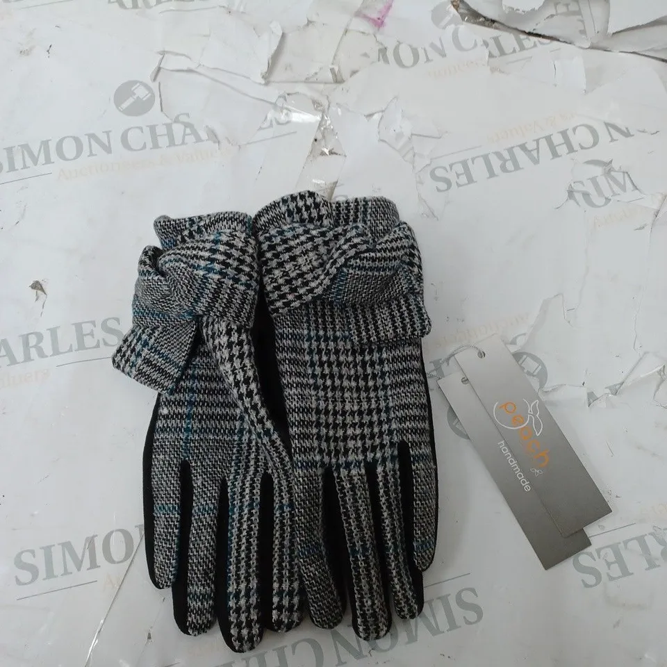 PEACH HANDMADE COTTON GLOVES 