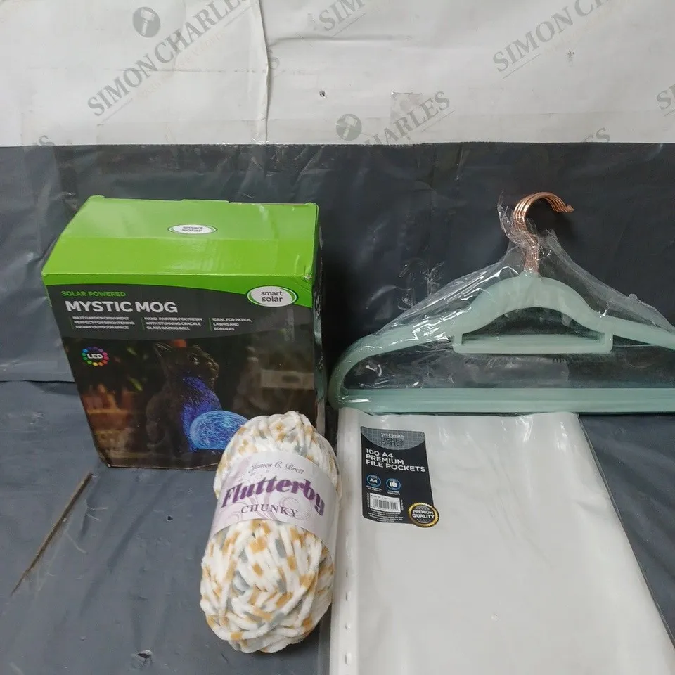 APPROXIMATELY 20 ASSORTED HOUSEHOLD ITEMS TO INCLUDE CLOTHES HANGERS, LED CAT AND KNITTING YARN