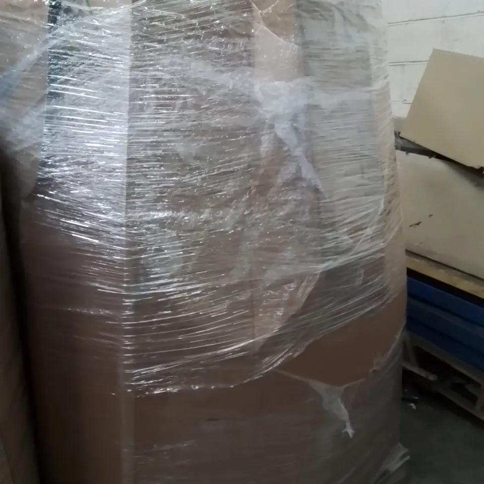 PALLET CONTAINING A LARGE QUANTITY OF KIDS TOYS AND GAMES