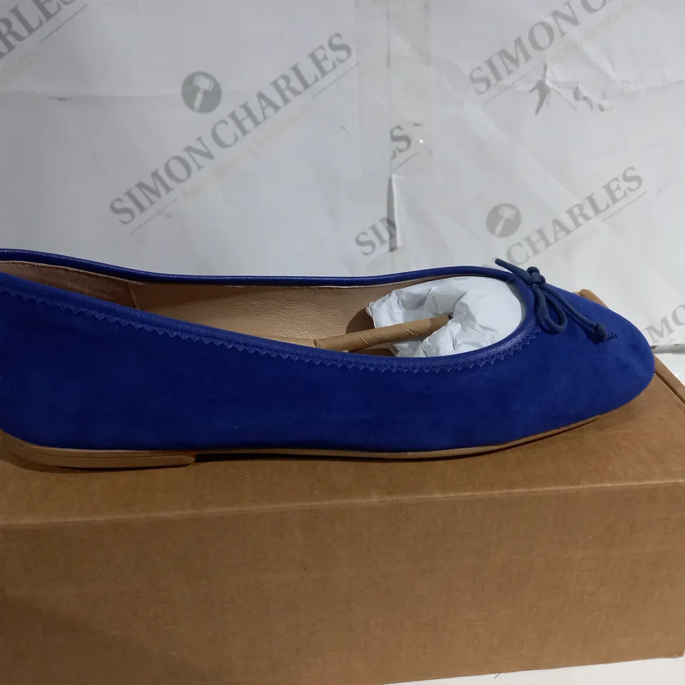 BOXED PAIR OF BODEN SLIP ON SHOES SIZE 41