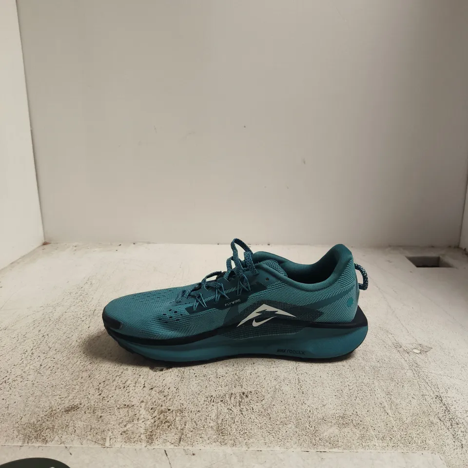 NIKE TRAIL ATC RUNNING SHOES – TEAL/BLUE, UK 10 (MEN'S)