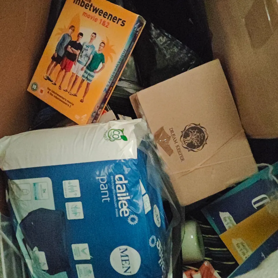 PALLET OF ASSORTED HOUSEHOLD ITEMS TO INCLUDE BATHROOM MAT, GROUND SPIKES, 50L BIN AND FILLED CUSHION