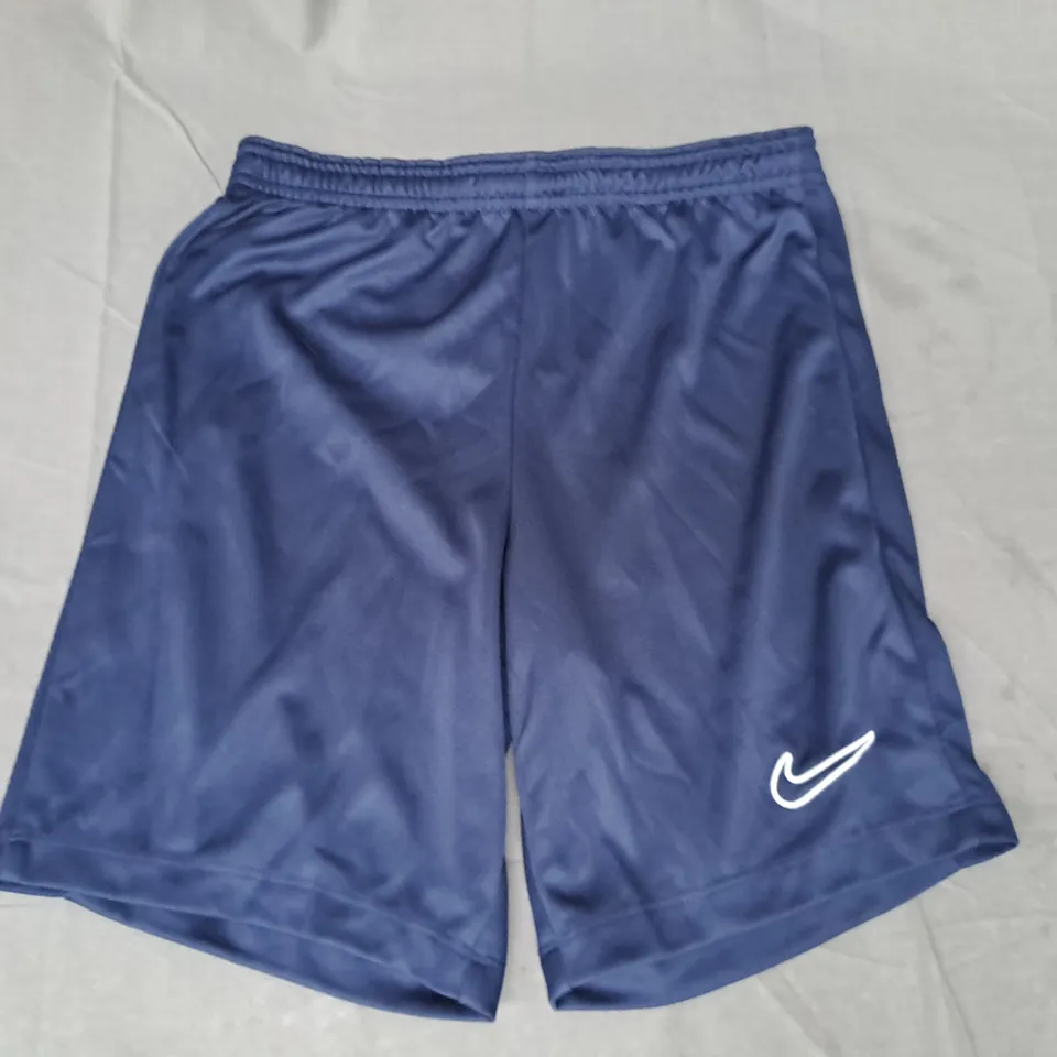 NIKE KIDS SHORTS IN NAVY SIZE MEDIUM