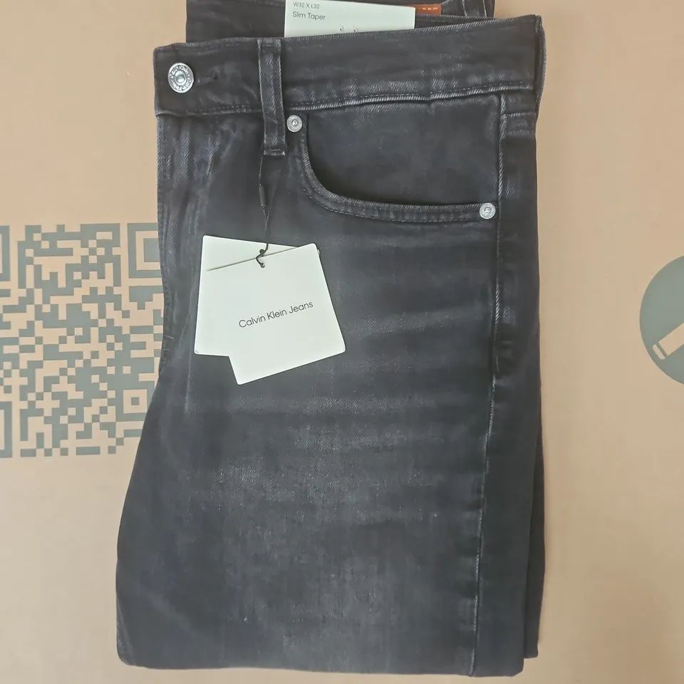 CALVIN KLEIN SLIM TAPER JEANS IN BLACK SIZE 32/32