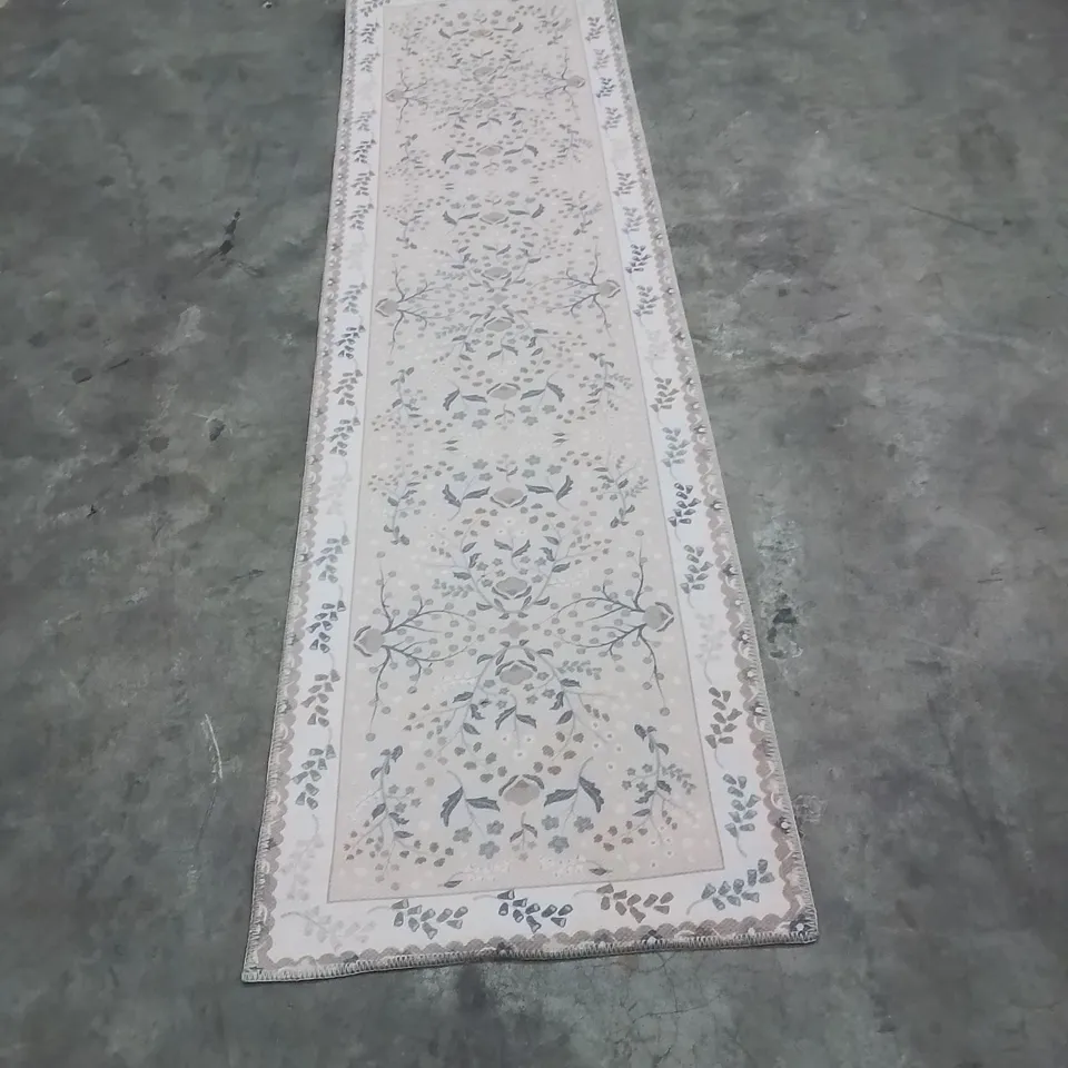 QUALITY DESIGNER AREA RUG - APPROXIMATELY 230X70CM