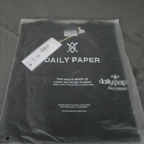 SEALED DAILY PAPER OVERLOOKED SS T-SHIRT SIZE L