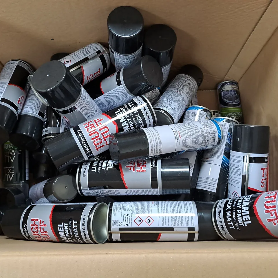 APPROXIMATELY 20 ASSORTED AERSOLS TO INCLUDE PAINTFACTORY TOUGH STUFF ENAMEL SPRAY PAINT IN BLACK MAT (400ml), AUTO EXTREME ENGINE STAT (300ml), AUTO EXTREME ALLOY WHEEL CLEANER (300ml), ETC - COLLECT