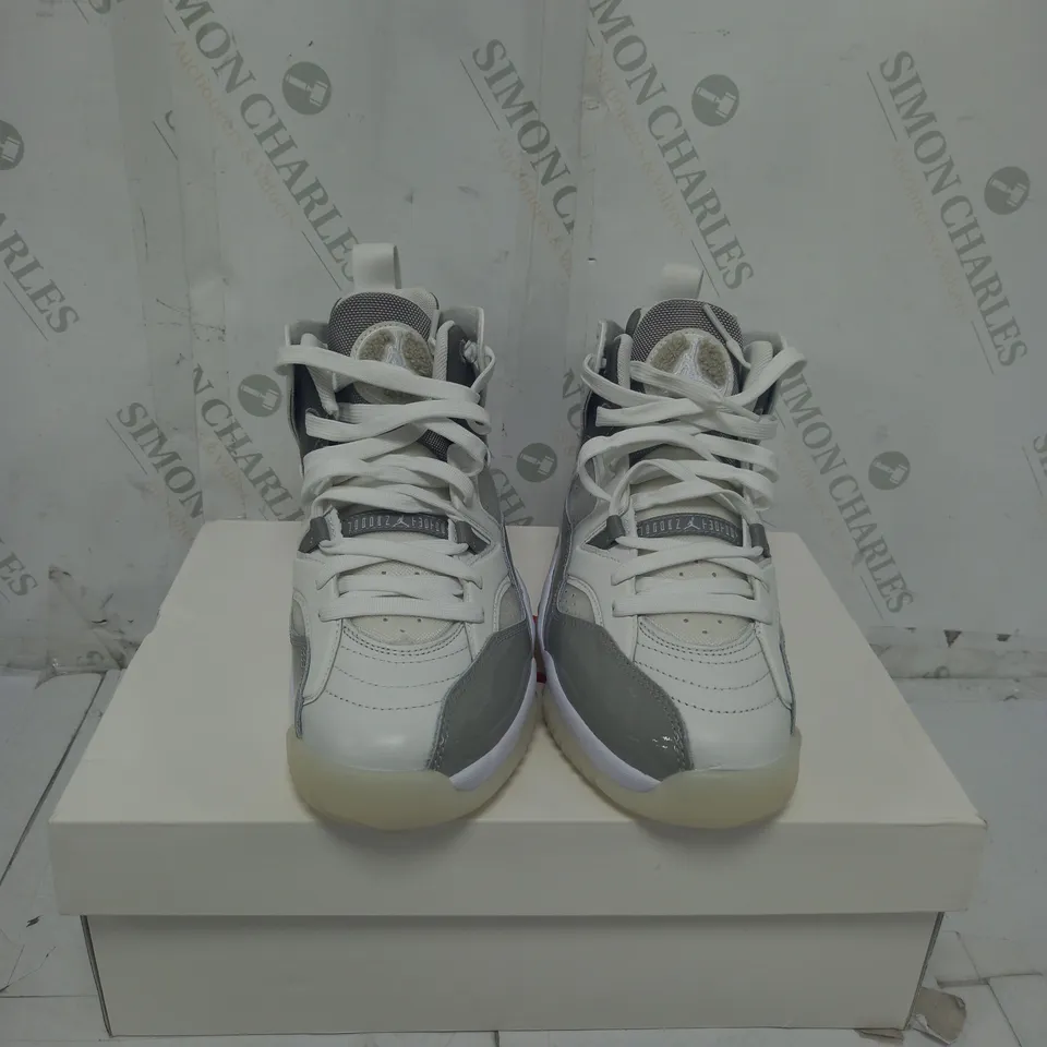 BOXED JORDAN JUMPMAN TWO TREY SIZE 5.5