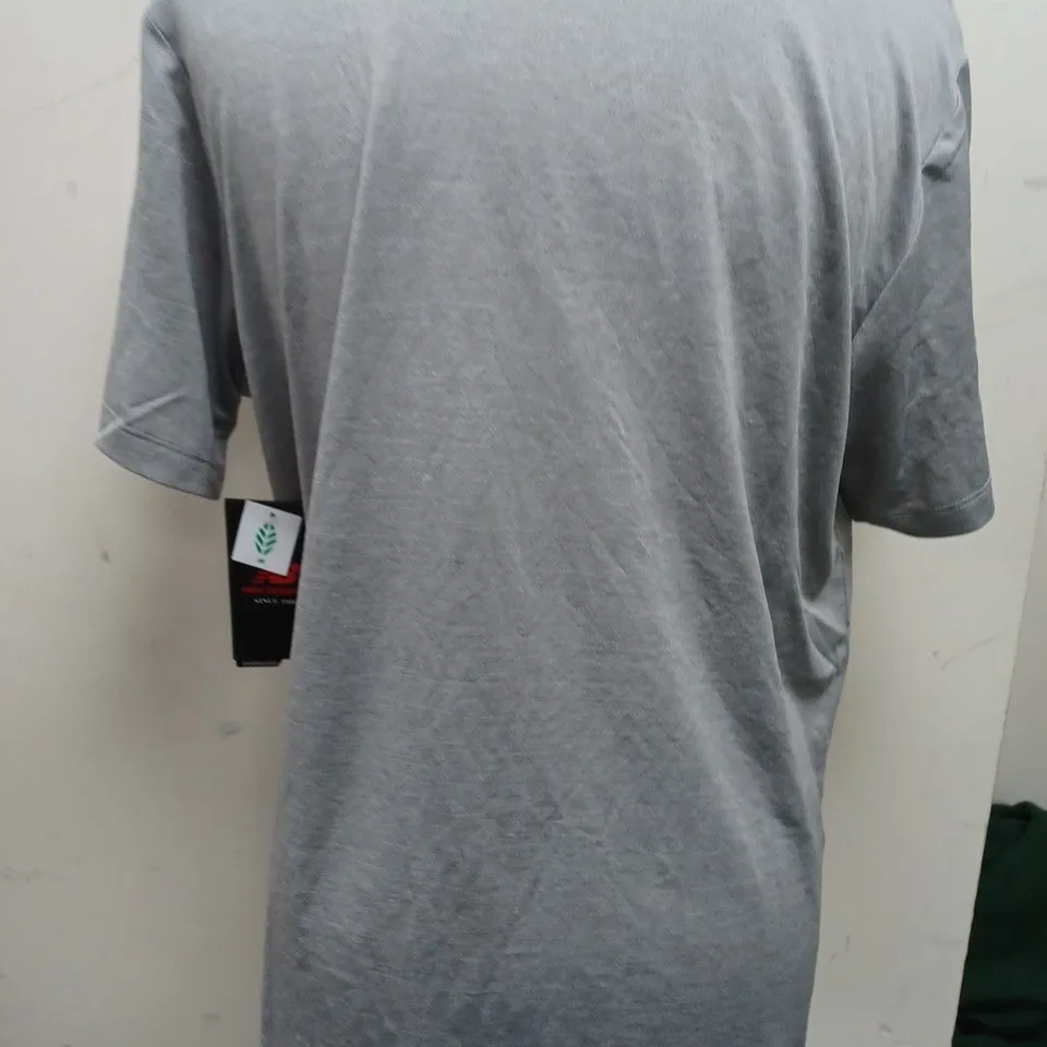NEW BALANCE OVERSIZE T SHIRT IN GREY SIZE SMALL 