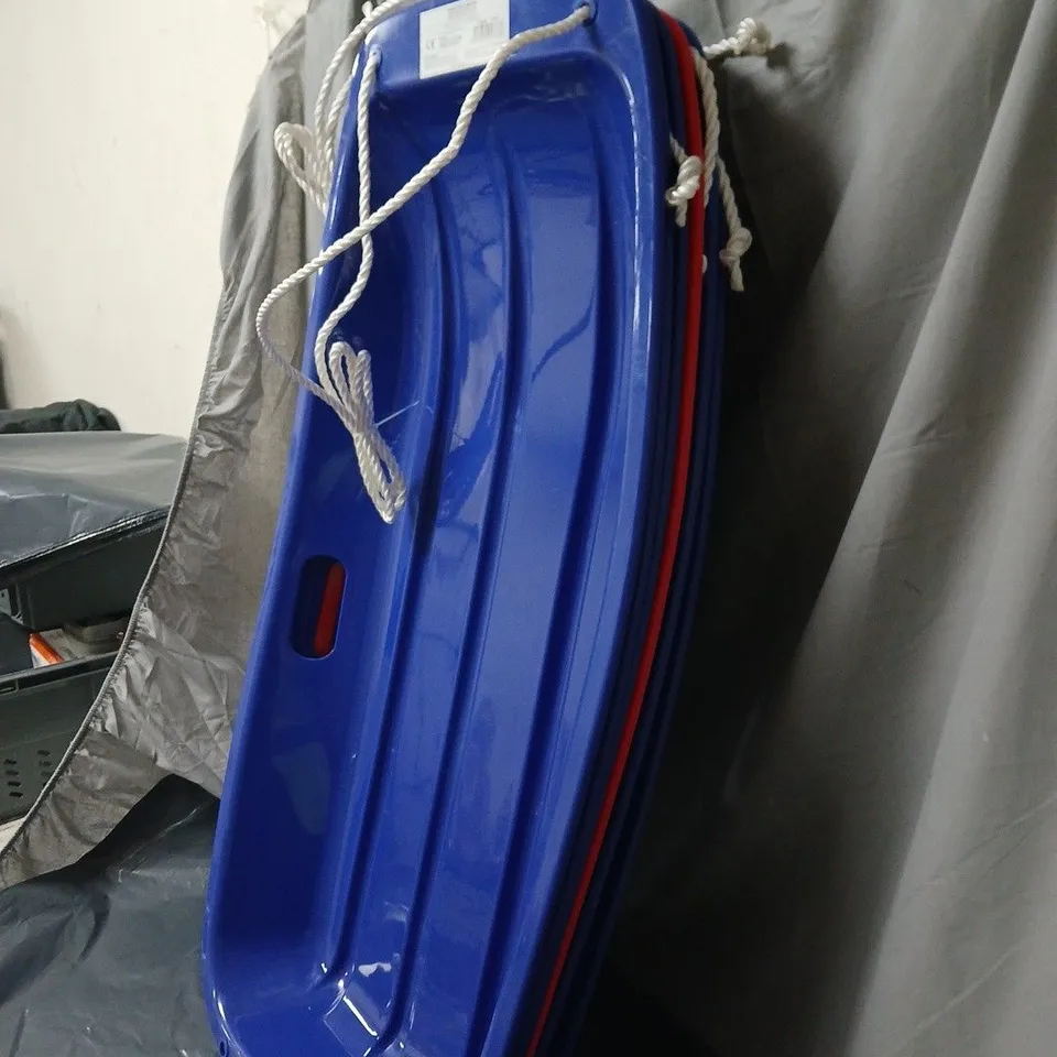 APPROXIMATELY 6 PLASTIC SLEDGES 