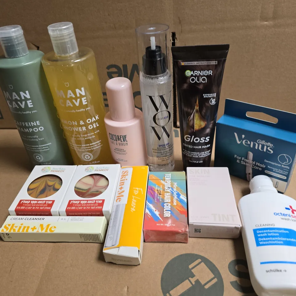 APPROXIMATELY 15 ASSORTED HEALTH & BEAUTY PRODUCTS TO INCLUDE MAN CAVE, WOW AND SKIN+ME