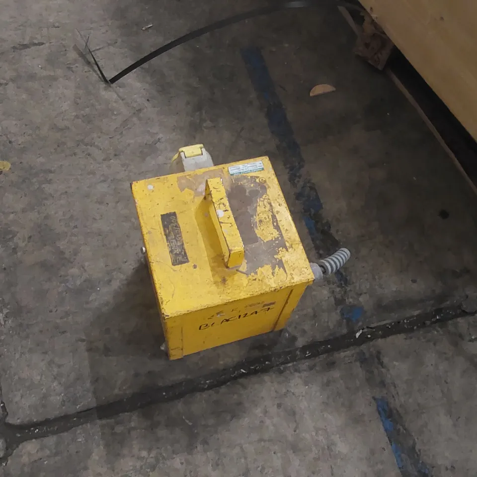 DEFENDER 110V POWER TOOL TRANSFORMER