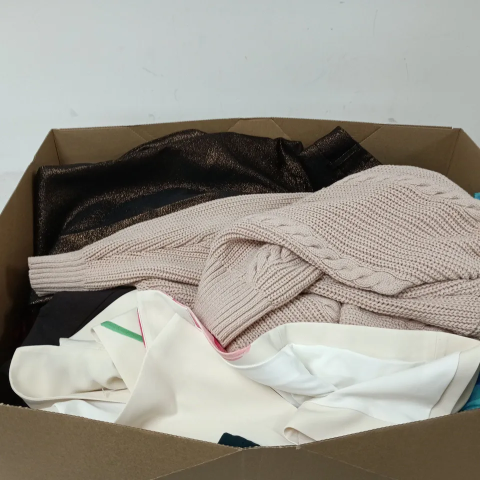 BOX OF APPROXIMATELY 15 ASSORTED CLOTHING ITEMS OF VARIOUS STYLES AND SIZES TO INCLUDE KNITTED TOP, TROUSERS ETC