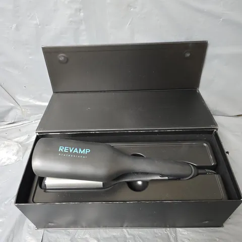 BOXED REVAMP PROGLOSS 2 IN 1 BEACH AND VOLUME WAVER WV-3000