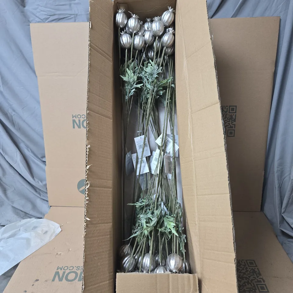 BOX OF APPROXIMATELY 11 X GISELA GRAHAM SILVER FLOWER DECORATIONS 