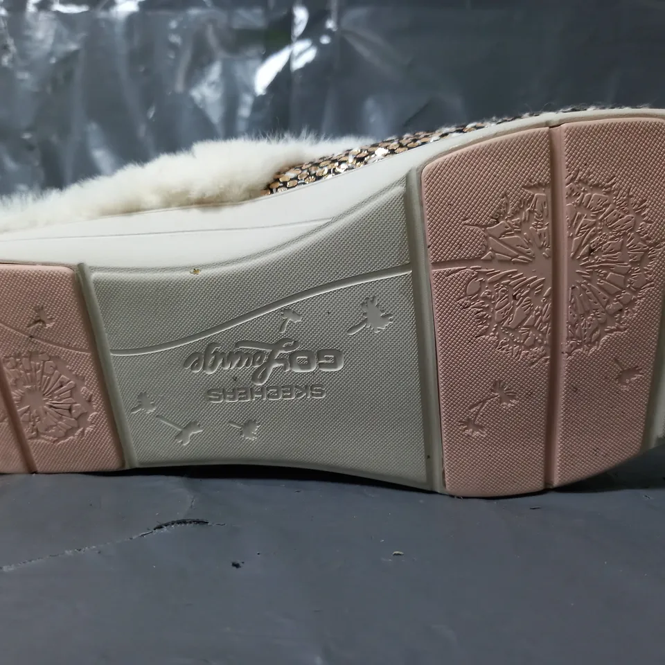 SKECHERS ARCH FIT SLIPPERS GOLD SIZE 5