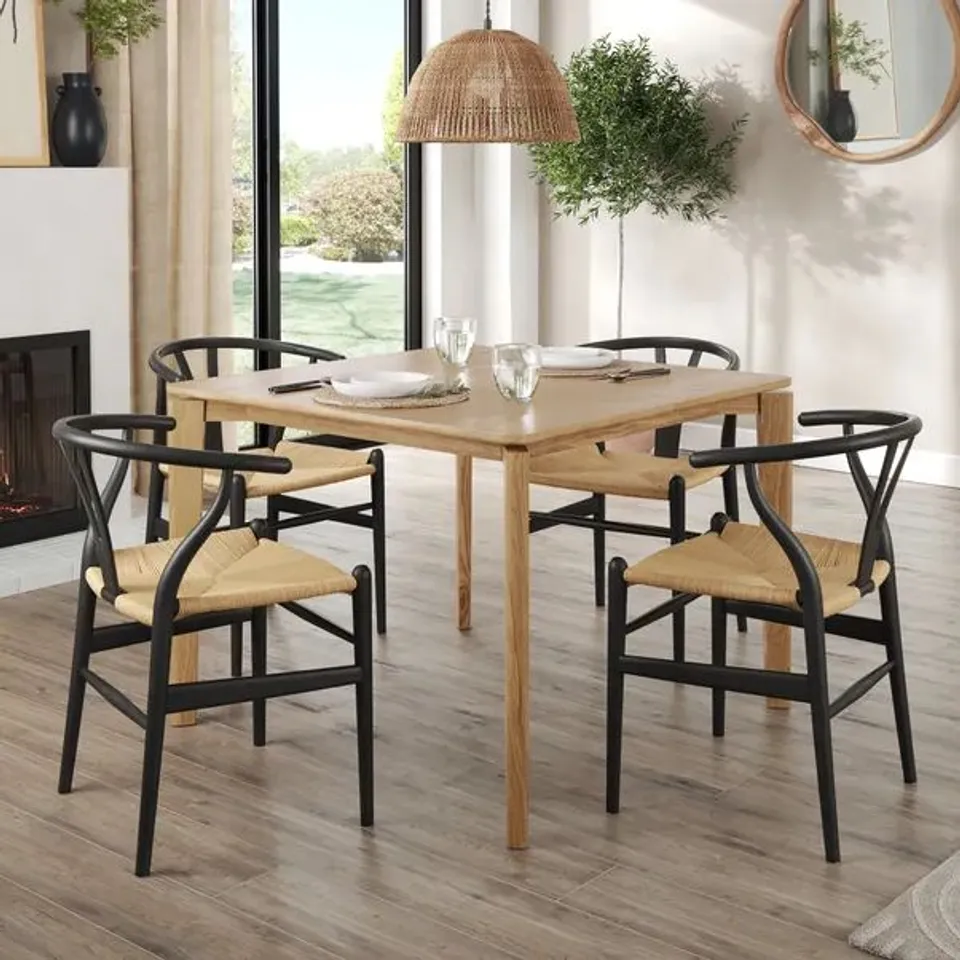 BOXED HUDSON 2-4 SEATER SQUARE EXTENDABLE DINING TABLE, OAK - MODERN OAK (1 BOX)