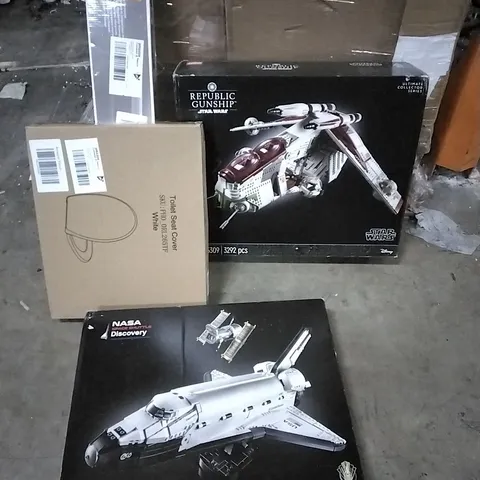 PALLET OF HOUSEHOLD ITEMS TO INCLUDE STAR WARS REPUBLIC GUNSHIP LEGO, TOILET SEAT COVER, ECO HEATER, NASAL SPACE SHUTTLE DISCOVERY LEGO AND OTHER ASSORTED ITEMS...