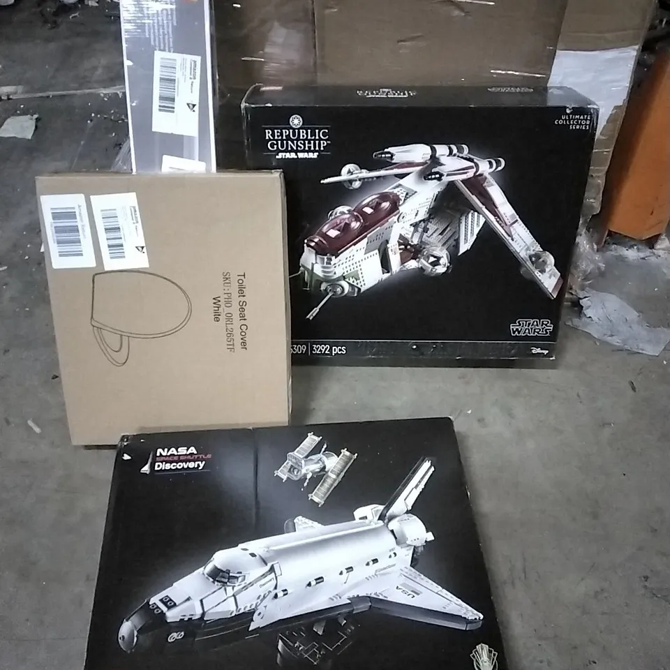PALLET OF HOUSEHOLD ITEMS TO INCLUDE STAR WARS REPUBLIC GUNSHIP LEGO, TOILET SEAT COVER, ECO HEATER, NASAL SPACE SHUTTLE DISCOVERY LEGO AND OTHER ASSORTED ITEMS...