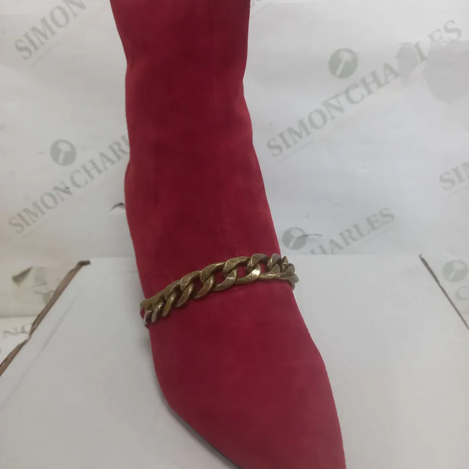 BEN DE LISI CHAIN LINK SUEDE ANKLE BOOT SIZE 7 