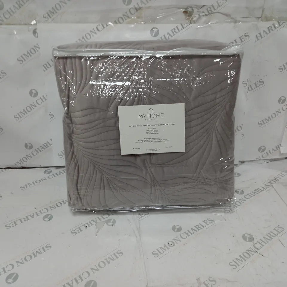 MY HOME STORIES VELVET PALM LEAF EMBROIDERED BEDSPREAD GREY