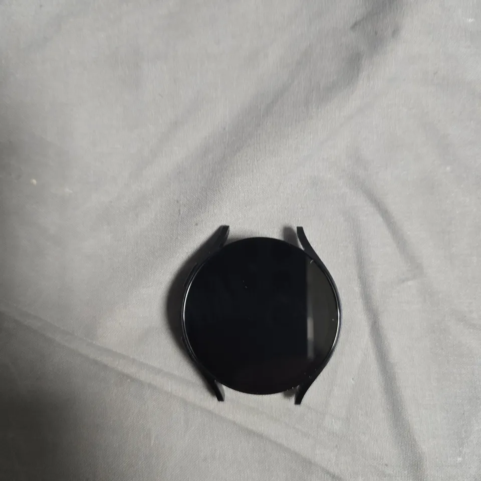 ROUND BLACK WRISTWATCH CASE WITH LUGS – NO STRAP 