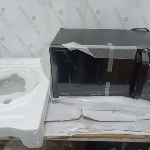 BOXED SAMSUNG MICROWAVE OVEN 