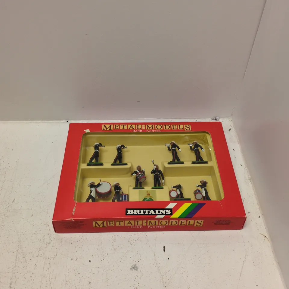 BRITAINS METAL-MODELS HAND PAINTED TOY SOLDIERS SET – BOXED