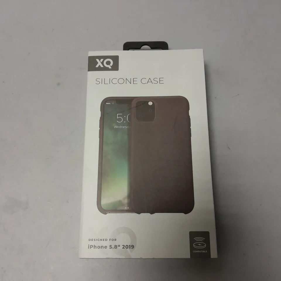 APPROXIMATELY 50 BRAND NEW BOXED XQ SILICONE PROTECTIVE CASES FOR IPHONE 5.8" 2019 MODEL 