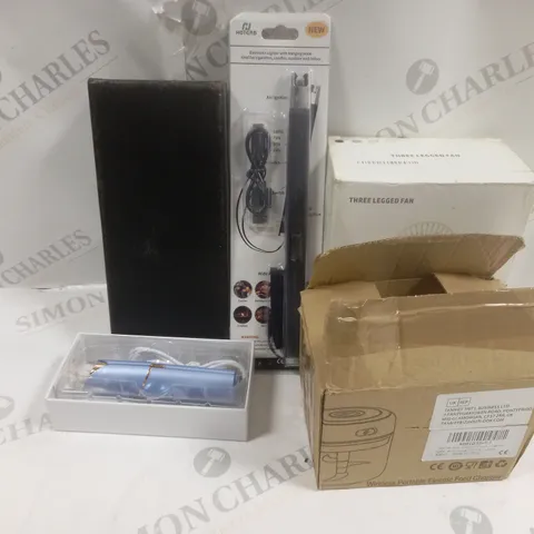 APPROXIMATELY 5 ELECTRICALS ITEMS TO INCLUDE THRE LEGGED FAN, PORTABLE FOOD CHOPPER, PORTABLE SHAVER, ETC