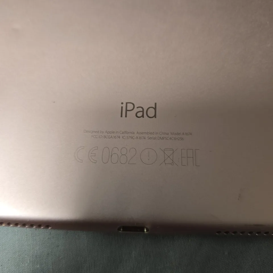 APPLE IPAD (A1674) – ROSE GOLD TABLET, CRACKED FRONT DISPLAY