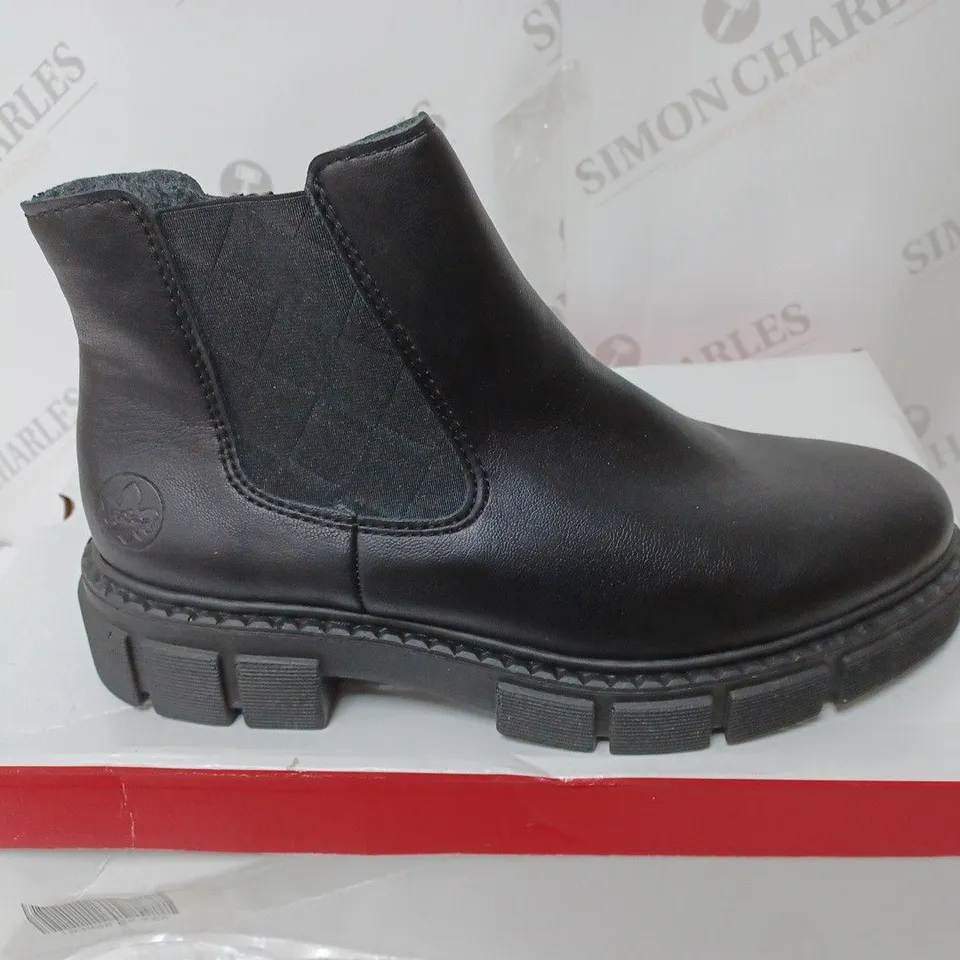 BOXED PAIR OF RIEKER CHUNKY ANKLE BOOTS IN BLACK UK SIZE 6.5