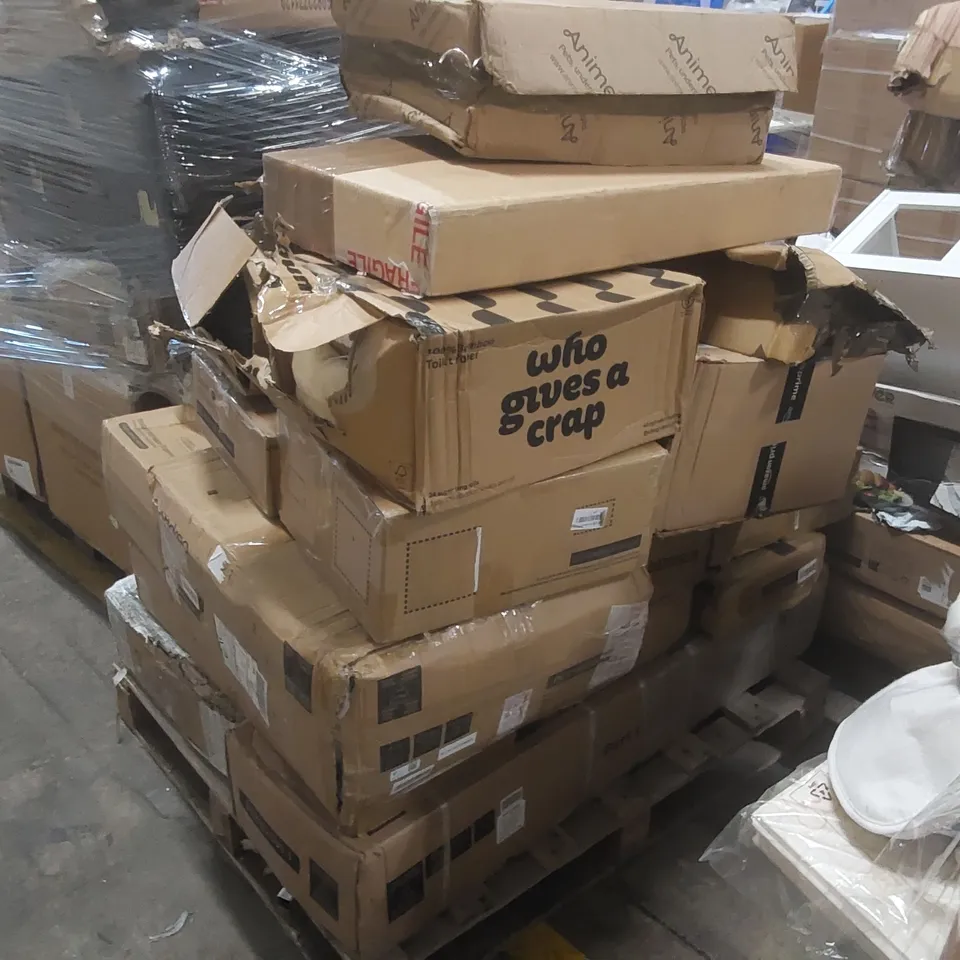PALLET CONTAINING A LARGE QUANTITY OF ASSORTED ITEMS INCLUDING: SHELF, HOT WATER DISPENSER, PET BED ECT