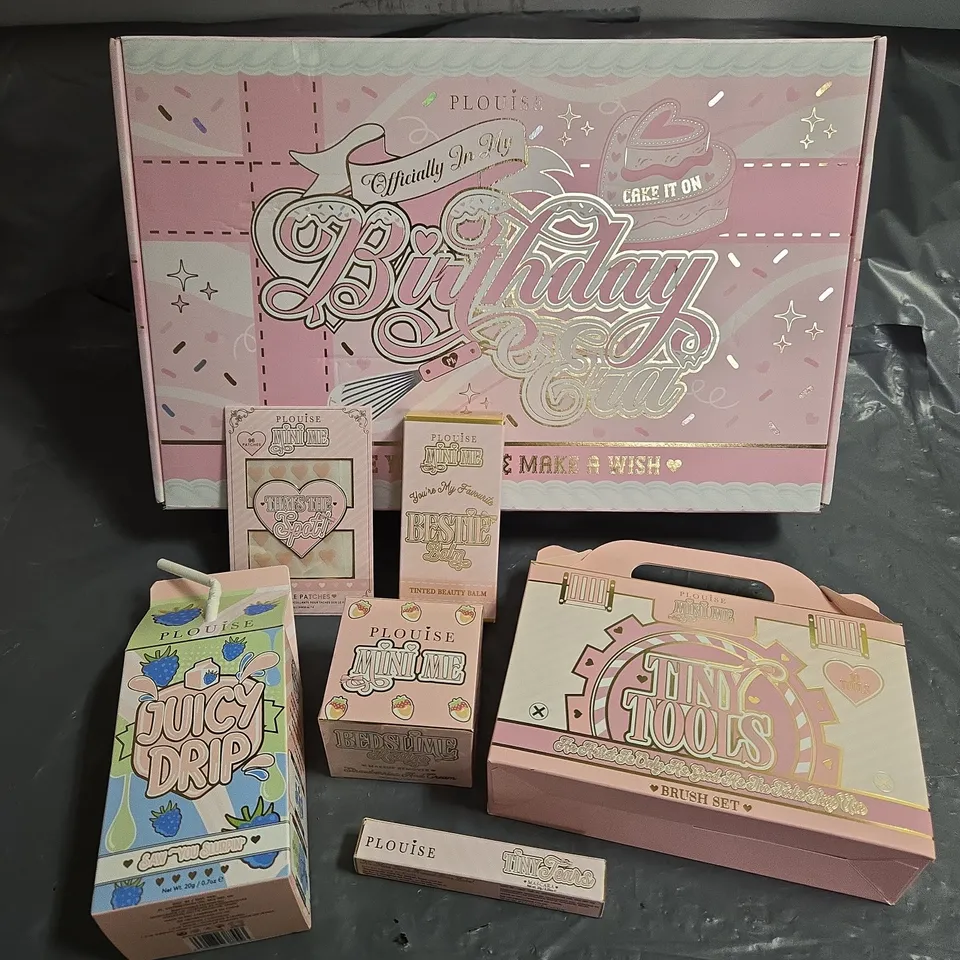 BOX OF 6 ASSORTED PLOUISE COSMETICS TO INCLUDE - TINY TOOLS BRUSH SET - MINI ME BESTIE TINTED BEAUTY BALM IN SHADE 4 - JUICY DRIP BLUE RASPBERRY LIP DUO - ETC