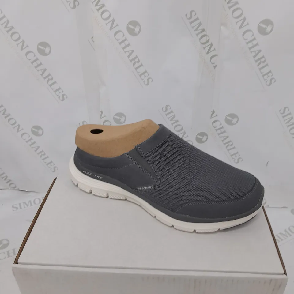 BOXED PAIR OF SKETCHERS FLEX-LITE SLIP ON GREY SIZE 9