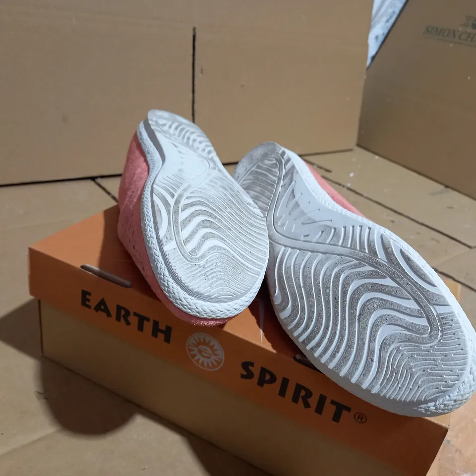 EARTH SPIRIT CUIR VERITABLE SHOE - UK SIZE 7, IN PINK