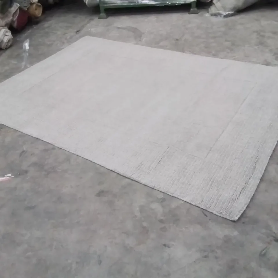 QUALITY DESIGNER AREA RUG - APPROXIMATELY 230X160CM