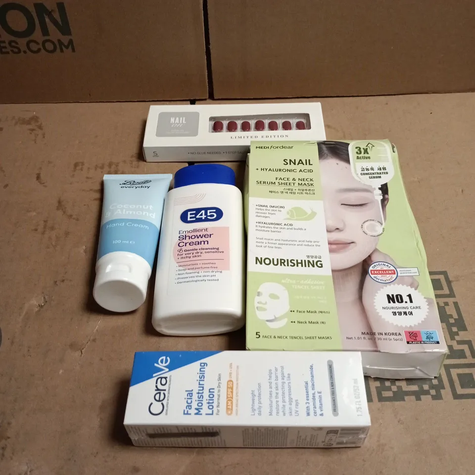 TOTE OF APPROXIMATELY 20 ASSORTED COSMETIC ITEMS TO INCLUDE NAIL ON LIMITED EDITION, SERUM FACE AND NECK MASKS, BOOTS, E45, CERA VE ETC