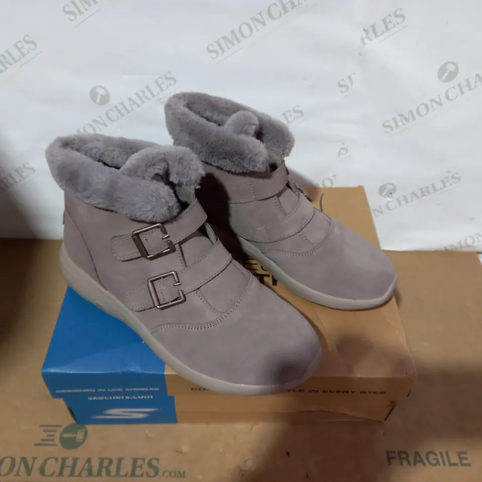BOXED PAIR OF SKECHERS BOOTS - SIZE 8