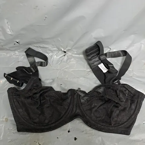 APPROXIMATELY 50 UNBRANDED WOMENS BRAS IN VARIOUS SIZES 