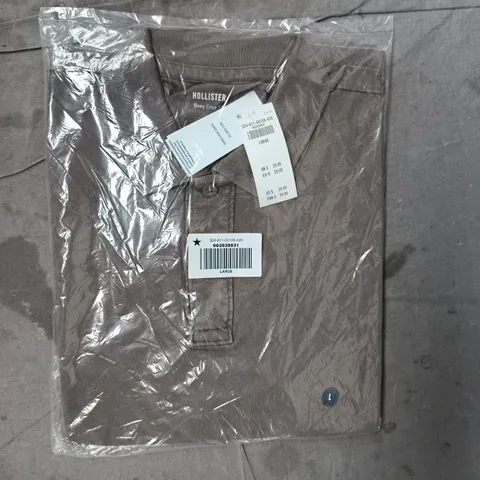 BAGGED HOLLISTER BOXY CROP FIT POLO TOP IN TAUPE SIZE LARGE