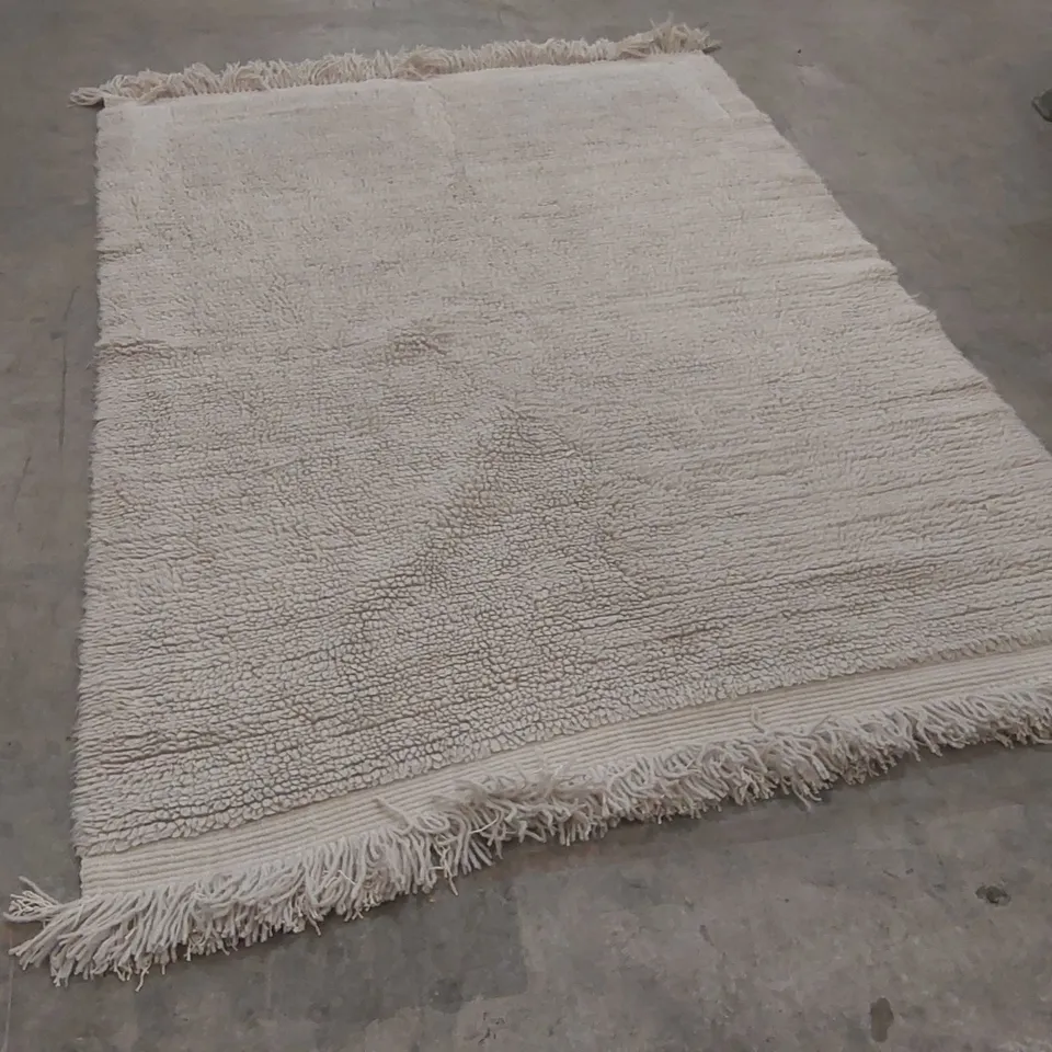 QUALITY DESIGNER AREA RUG - APPROXIMATELY 220 x 160cm