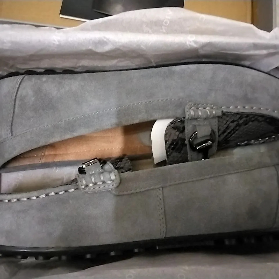 3 VIONIC SHOE BOXES CONTAINING 2 × HONOR DAYNA GREY LOAFERS SIZE 6, FELICITY LIV NAVY ANKLE BOOTS SIZE 6