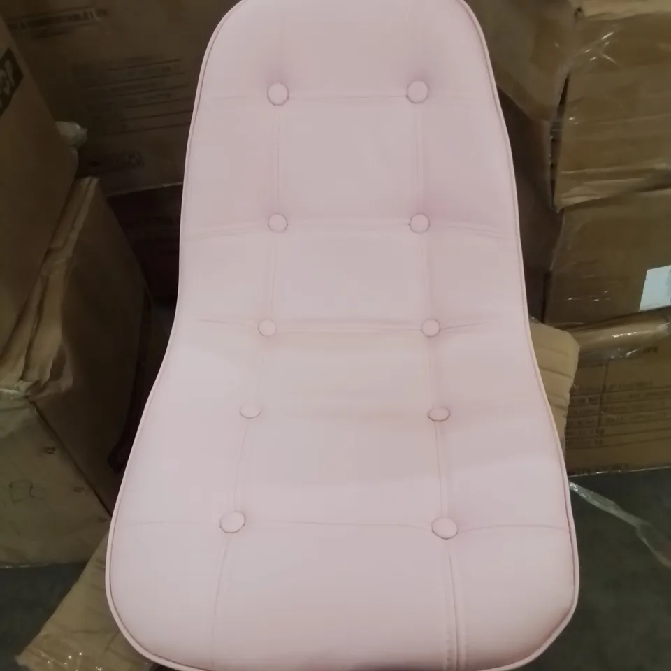 A BOXED PINK SWIVEL OFFICE CHAIR