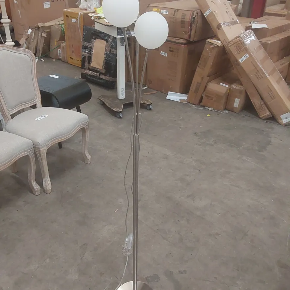 RAITCHO 150CM TRADITIONAL FLOOR LAMP BASE FINISH: CHROME