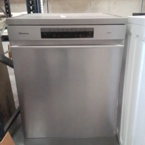 HISENSE HS693C60XADUK FREESTANDING 16-PLACE DISHWASHER WITH WIFI & AUTO DOSE - SILVER