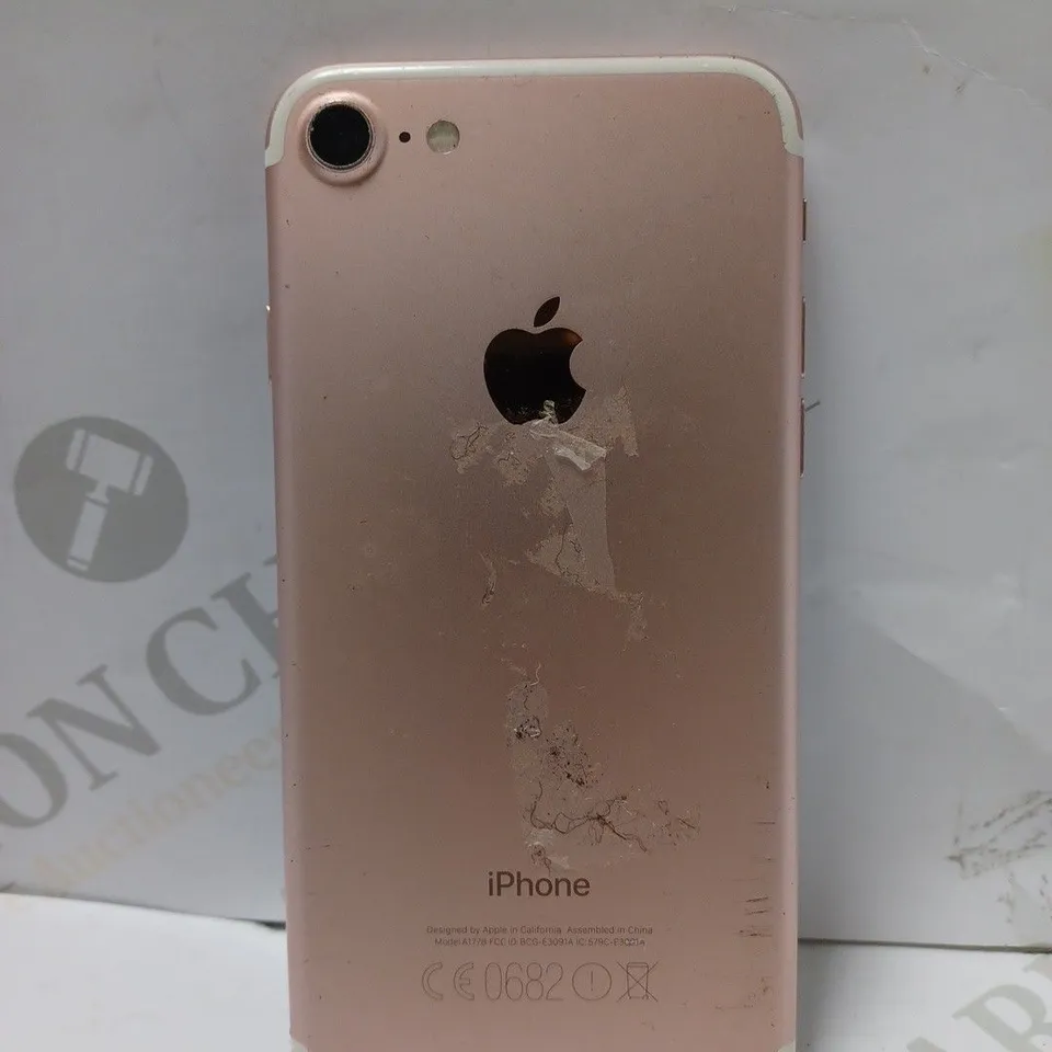 BOXED APPLE IPHONE 7 IN ROSE GOLD