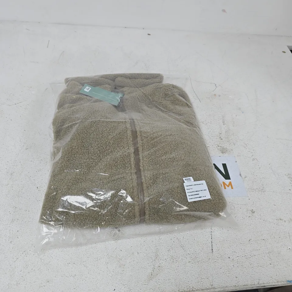 BOX OF APPROXIMATELY 15 ASSORTED CLOTHING TO INCLUDE: LA MAREY GREEN PLUSH JACKET
