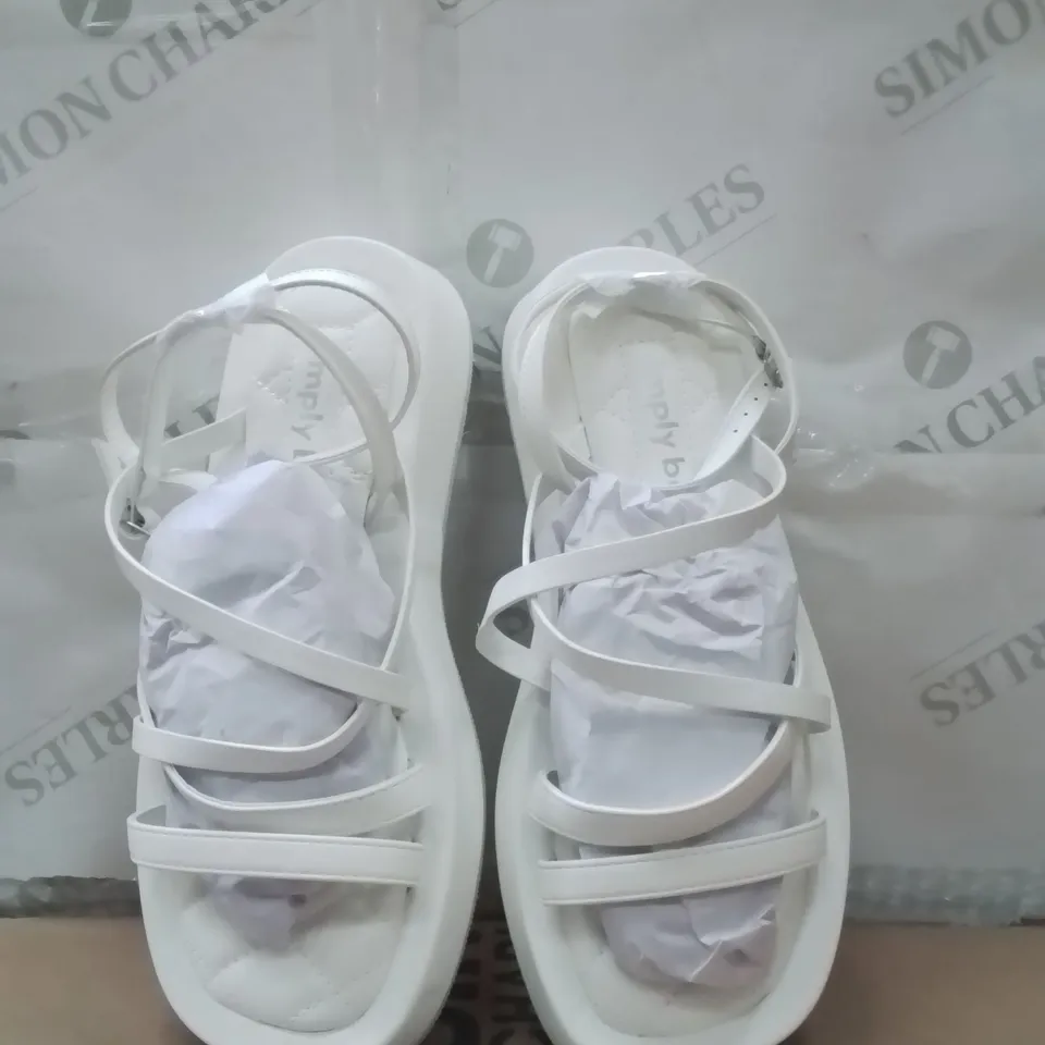 BOXED BRAND NEW APPROXIMATELY 6 SIMPLY BE PHEOBE WIDE SHOES WHITE SIZE 6