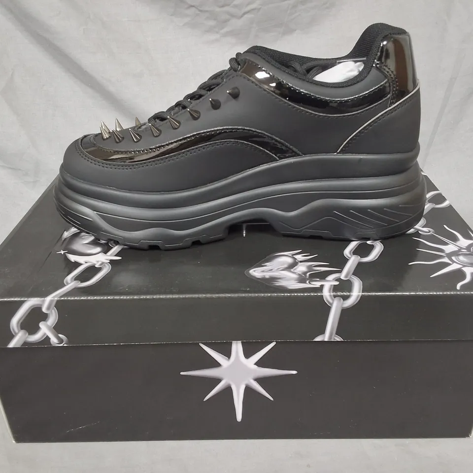 BOXED PAIR OF KOI BANE OF EXILE TRAINERS - UK 7